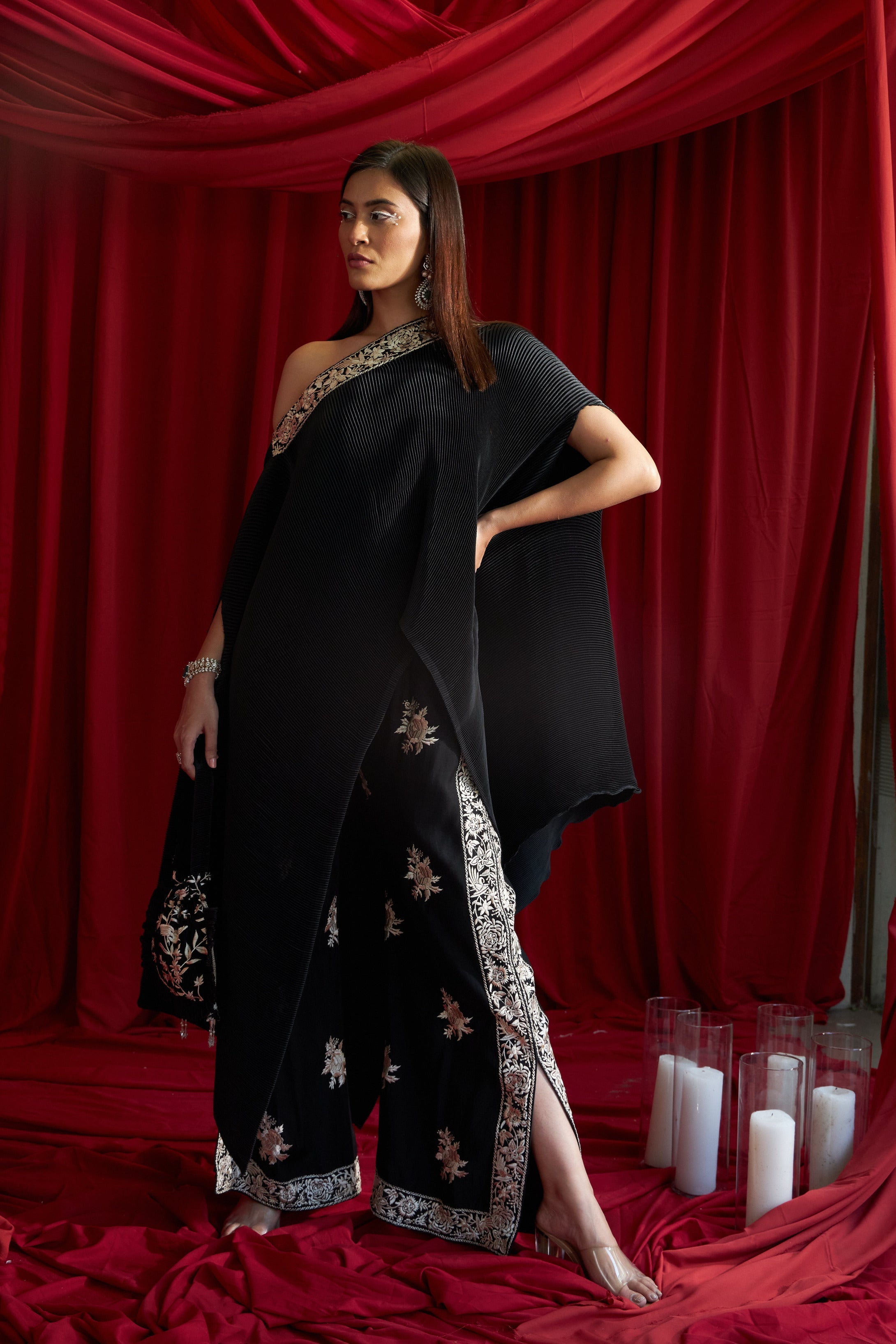 Reyna Gara Glazed Embroidered Pleated Cape Coordinated with Slit Pants - Black