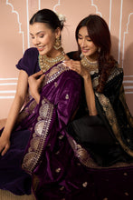 Load image into Gallery viewer, Classy Pleated Saree with Velvet Palla - Purple