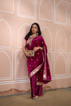 Load image into Gallery viewer, Classy Pleated Saree with Velvet Palla - Maroon