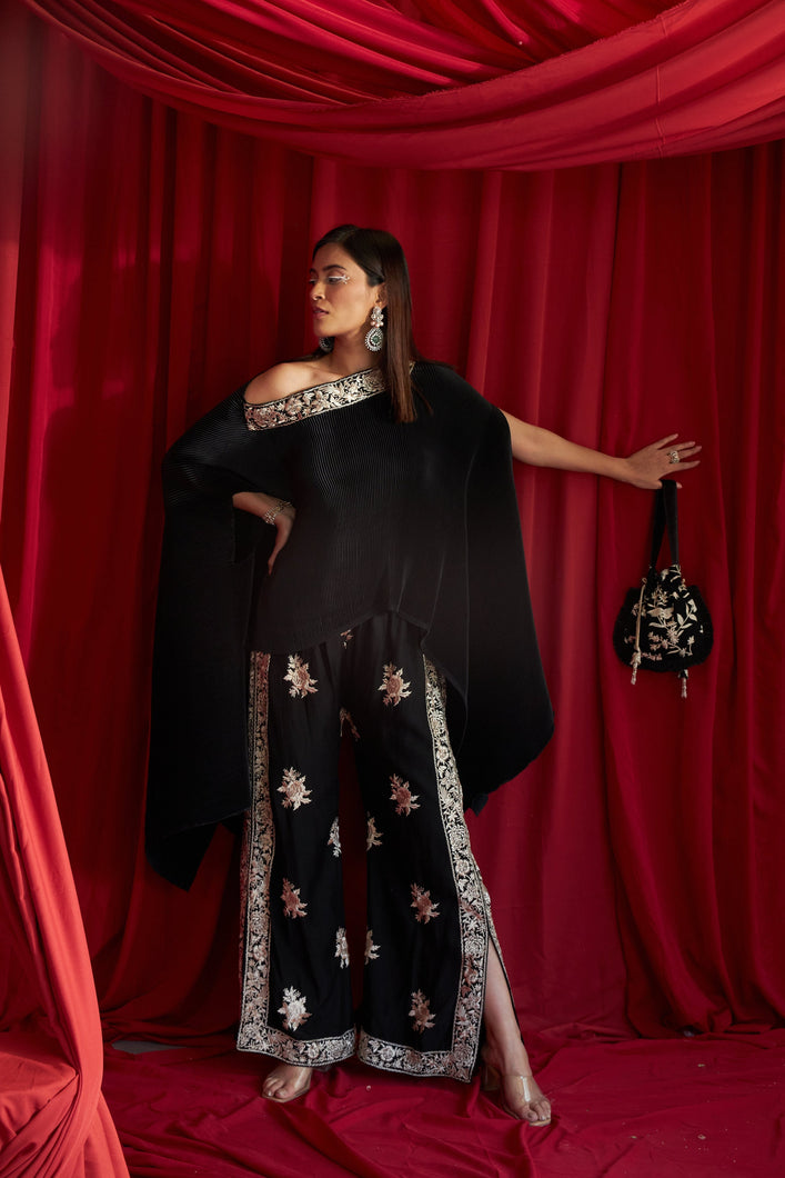 Reyna Gara Glazed Embroidered Pleated Cape Coordinated with Slit Pants - Black