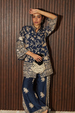 Load image into Gallery viewer, Reyna Gara Glazed Fragrant Tunic with Pants - Blue