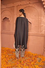 Load image into Gallery viewer, Reyna Gara Glazed Kaia Kaftan Top with Pants-Black