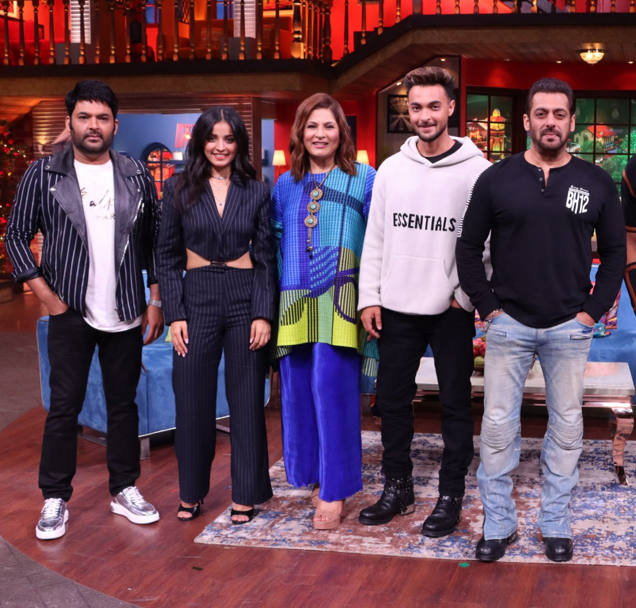 Buy Luxury Designer Celebrity Outfits Online At Tasuvure