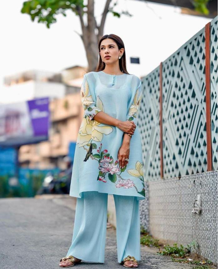 Fayola Floral Potli Tunic Set - Powder Blue